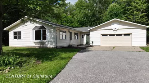 10293 Carr, Saint Charles, MI 48655