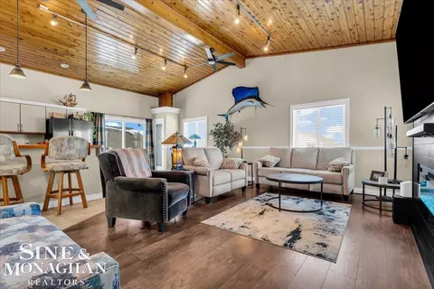 Living - 7846 Stark, Clay, MI 48001 photo 2 of 4