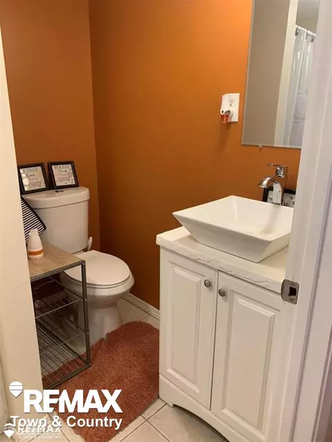 Bath - 1260 Springborrow, Flint, MI 48532 photo 9 of 9
