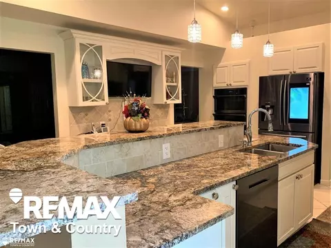 Kitchen - 1260 Springborrow, Flint, MI 48532 photo 4 of 8