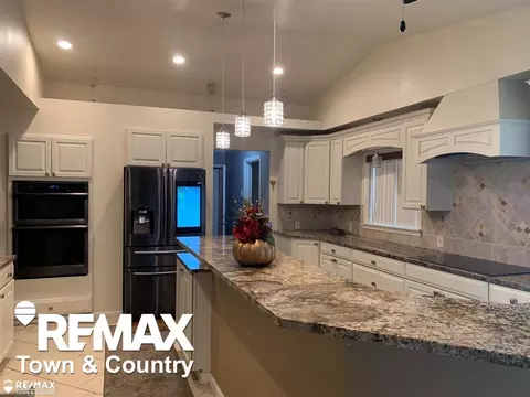 Kitchen - 1260 Springborrow, Flint, MI 48532 photo 2 of 8