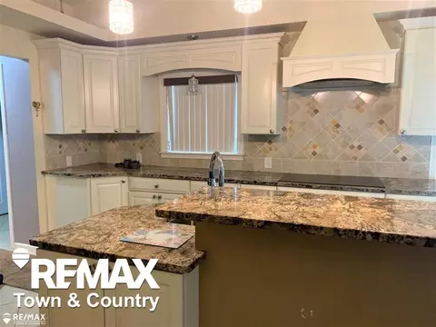 Kitchen - 1260 Springborrow, Flint, MI 48532 photo 5 of 8