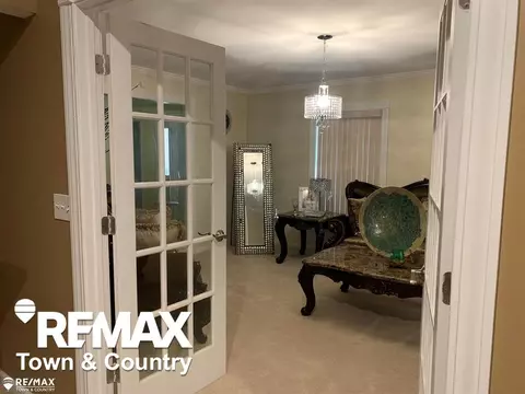 Entry Way - 1260 Springborrow, Flint, MI 48532 photo 2 of 4