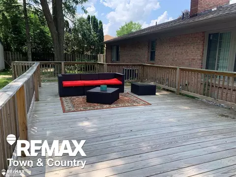 Exterior - 1260 Springborrow, Flint, MI 48532 photo 2 of 4
