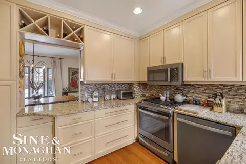Kitchen - 30 Cranford, Grosse Pointe, MI 48230 photo 2 of 4