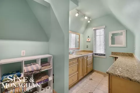 Bath - 30 Cranford, Grosse Pointe, MI 48230 photo 5 of 5