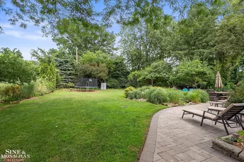 Exterior - 552 Middlesex, Grosse Pointe Park, MI 48230 photo 7 of 10
