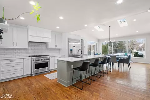 Kitchen - 552 Middlesex, Grosse Pointe Park, MI 48230 photo 2 of 8