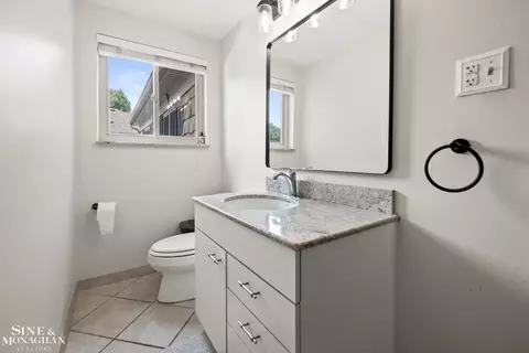 Bath - 552 Middlesex, Grosse Pointe Park, MI 48230 photo 5 of 6