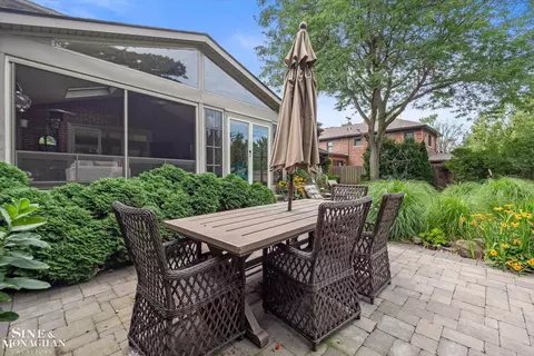 Exterior - 552 Middlesex, Grosse Pointe Park, MI 48230 photo 6 of 10