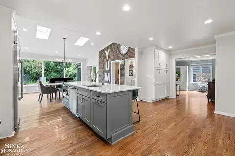 Kitchen - 552 Middlesex, Grosse Pointe Park, MI 48230 photo 1 of 8