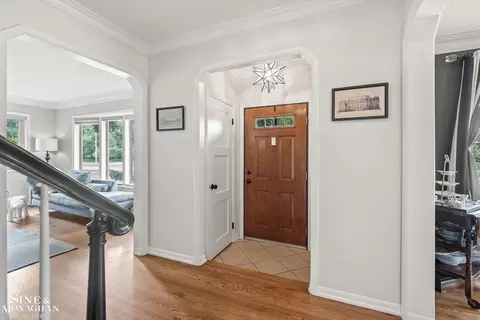 Entry Way - 552 Middlesex, Grosse Pointe Park, MI 48230 photo 1 of 2