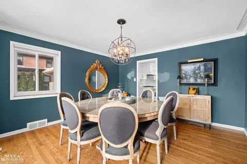 Dining - 552 Middlesex, Grosse Pointe Park, MI 48230 photo 4 of 4