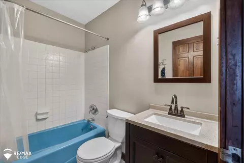 Bath - 8454 Wesley, Flushing, MI 48433 photo 4 of 5
