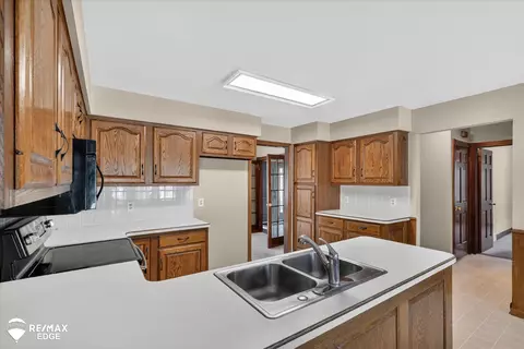 Kitchen - 8454 Wesley, Flushing, MI 48433 photo 4 of 7