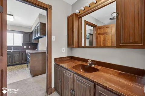 Bath - 8454 Wesley, Flushing, MI 48433 photo 2 of 5