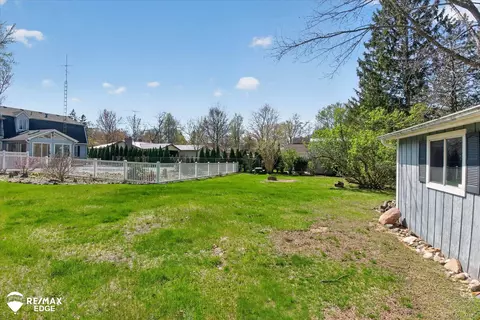 Exterior - 8454 Wesley, Flushing, MI 48433 photo 18 of 21