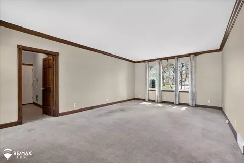 Living - 8454 Wesley, Flushing, MI 48433 photo 3 of 7
