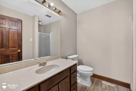 Bath - 8454 Wesley, Flushing, MI 48433 photo 5 of 5