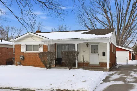 15253 Grovedale, Roseville, MI 48066