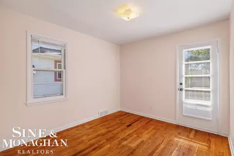 Bedroom - 1793 Roslyn, Grosse Pointe Woods, MI 48236 photo 5 of 6