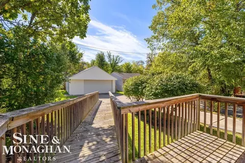 Exterior - 1793 Roslyn, Grosse Pointe Woods, MI 48236 photo 6 of 7