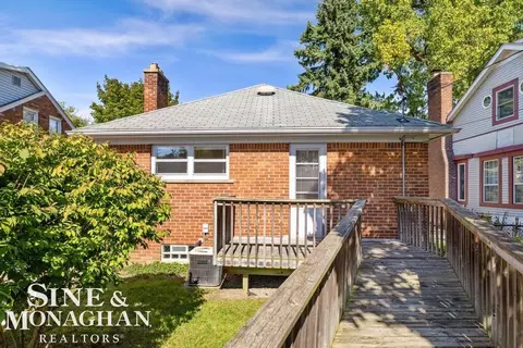 Exterior - 1793 Roslyn, Grosse Pointe Woods, MI 48236 photo 4 of 7