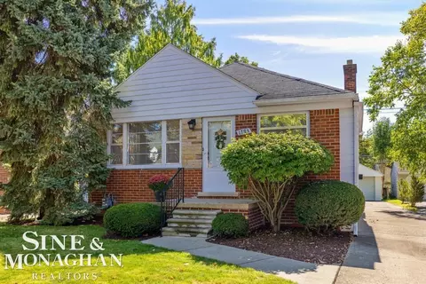 Exterior - 1793 Roslyn, Grosse Pointe Woods, MI 48236 photo 7 of 7