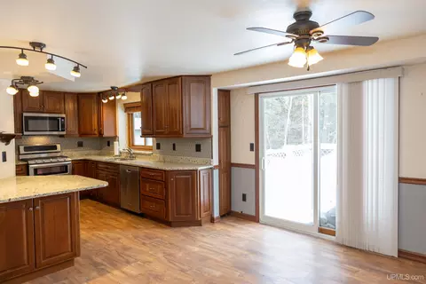Kitchen - 1485 S Westwood, Ishpeming, MI 49849 photo 4 of 8