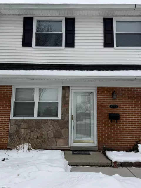 45183 Kensington, Utica, MI 48317
