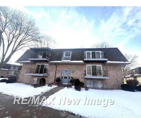 102 Provincial #40, Saginaw, MI 48638