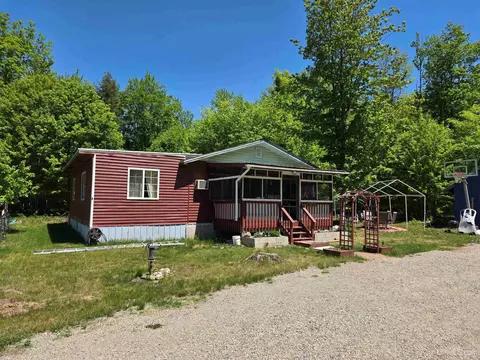N290 N North Round Lake, Wetmore, MI 49895