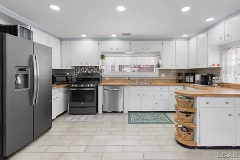 Kitchen - 231 S Main, Britton, MI 49229 photo 4 of 5