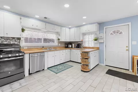Kitchen - 231 S Main, Britton, MI 49229 photo 3 of 5