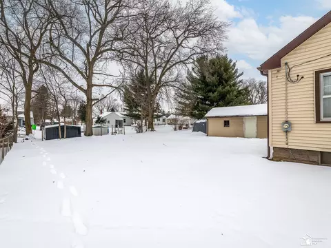 Exterior - 870 Bryant, Jackson, MI 49202 photo 7 of 9