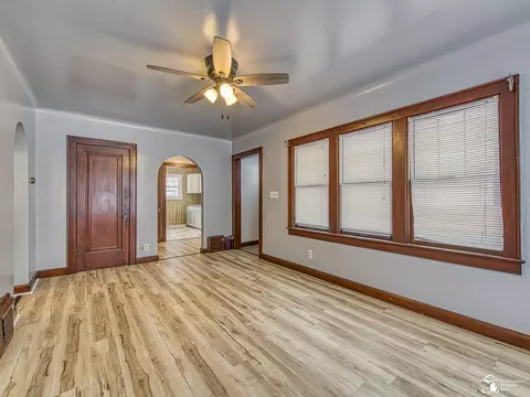Living - 870 Bryant, Jackson, MI 49202 photo 4 of 4