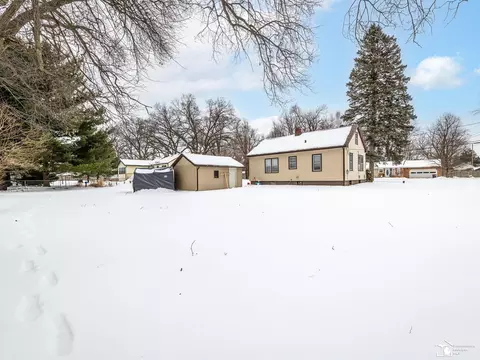 Exterior - 870 Bryant, Jackson, MI 49202 photo 6 of 9