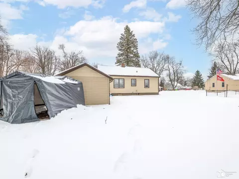 Exterior - 870 Bryant, Jackson, MI 49202 photo 5 of 9
