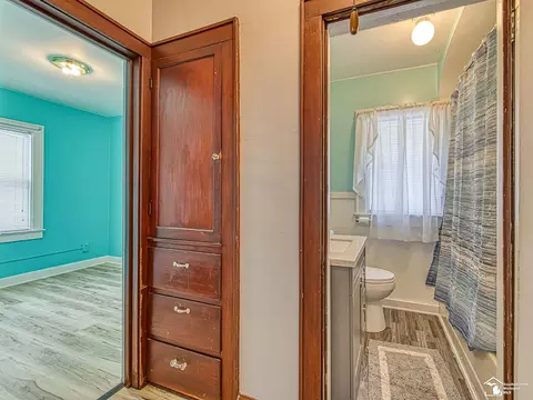 Entry Way - 870 Bryant, Jackson, MI 49202 photo 3 of 3