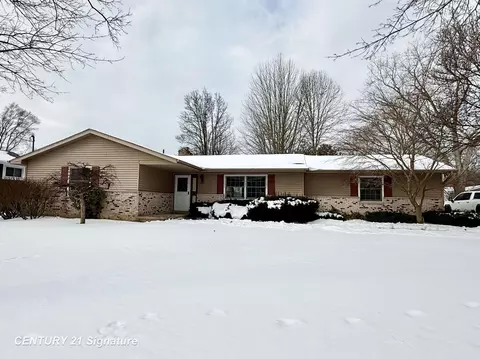 1697 Thunderbird, Saginaw, MI 48609