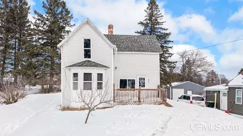 618 E Stanton, Iron Mountain, MI 49801
