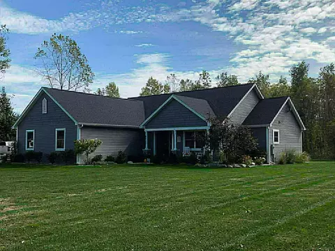 8020 Linden, Almont, MI 48003