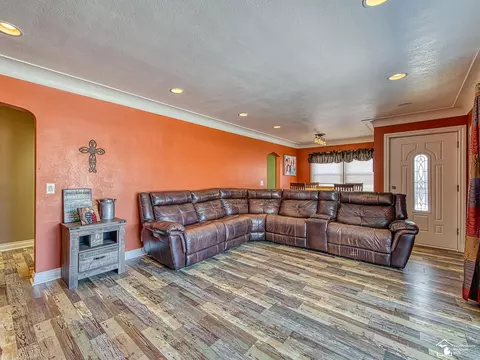 Living - 616 Cole, Monroe, MI 48162 photo 2 of 4