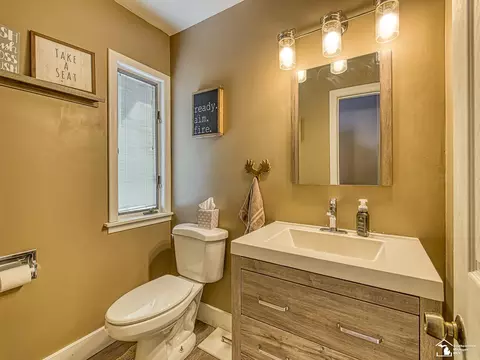 Bath - 616 Cole, Monroe, MI 48162 photo 2 of 3