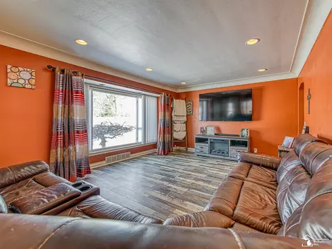 Living - 616 Cole, Monroe, MI 48162 photo 4 of 4