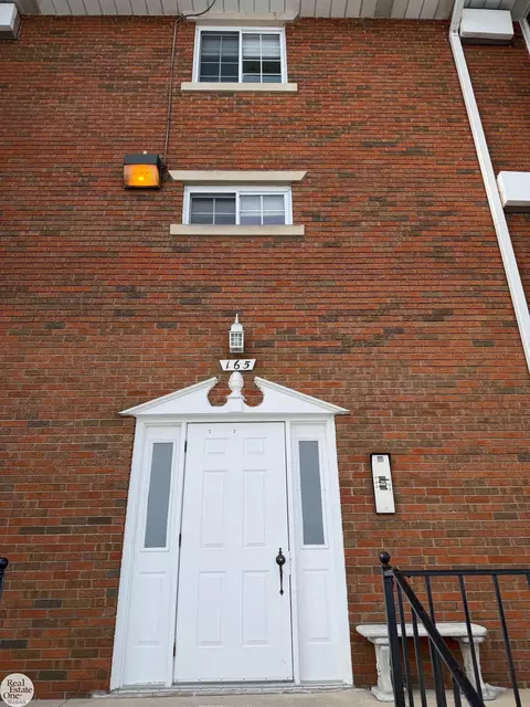 165 S Water #103, Marine City, MI 48039