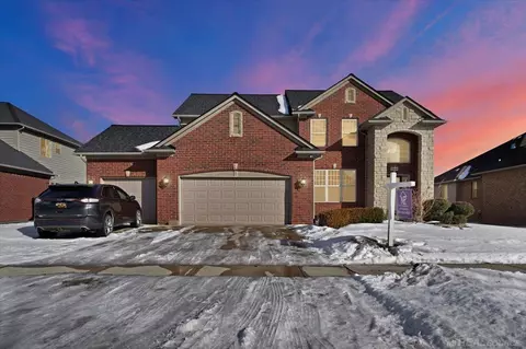50444 Pinnacle Woods, Macomb, MI 48042