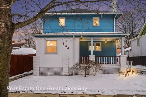 104 King, Bay City, MI 48706