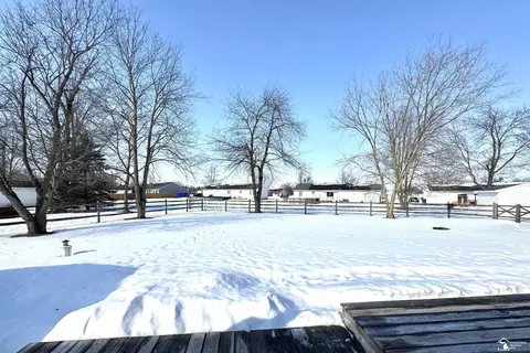 Exterior - 1826 Oak Leaf, Adrian, MI 49221 photo 6 of 12