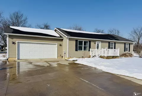 Exterior - 1826 Oak Leaf, Adrian, MI 49221 photo 8 of 12